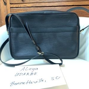 Authentic Louis Vuitton Trocadero 27 Epi Black